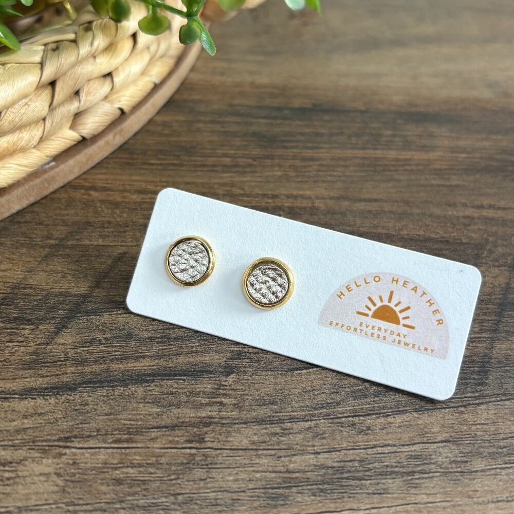 🆕 Silver Shine Leather on Gold Studs 10 MM